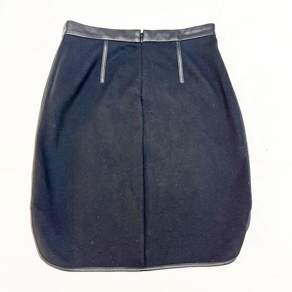 Club Monaco Black Leather Trimmed Pencil Skirt Rounded Edge Size 2 MINT - Picture 2 of 5